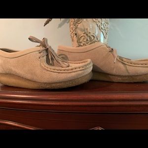 Clark's suede lace up shoes. 7.5